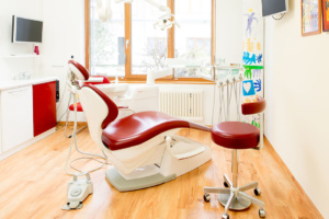 Zahnarzt Loßburg - Dr. Kasseckert - ein Behandlungszimmer der Praxis